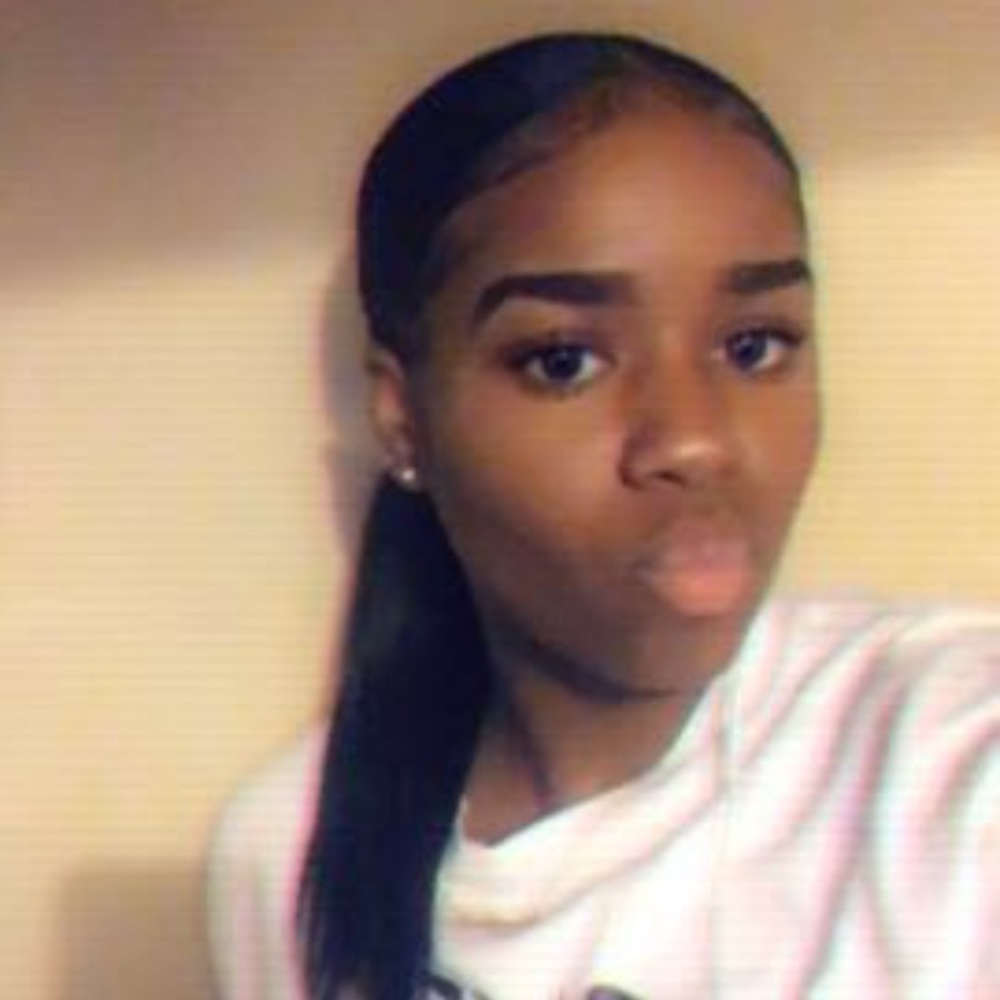 Meet your Posher, Jayda instagram @jaydaazzuree